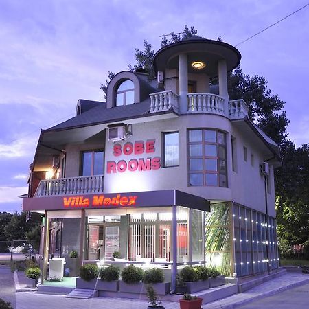 Guesthouse Villa Modex ปาราชิน ภายนอก รูปภาพ
