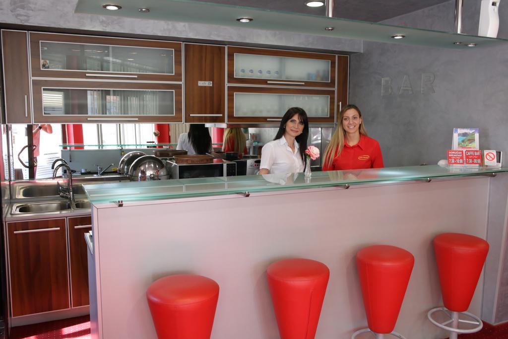 Guesthouse Villa Modex ปาราชิน ภายนอก รูปภาพ