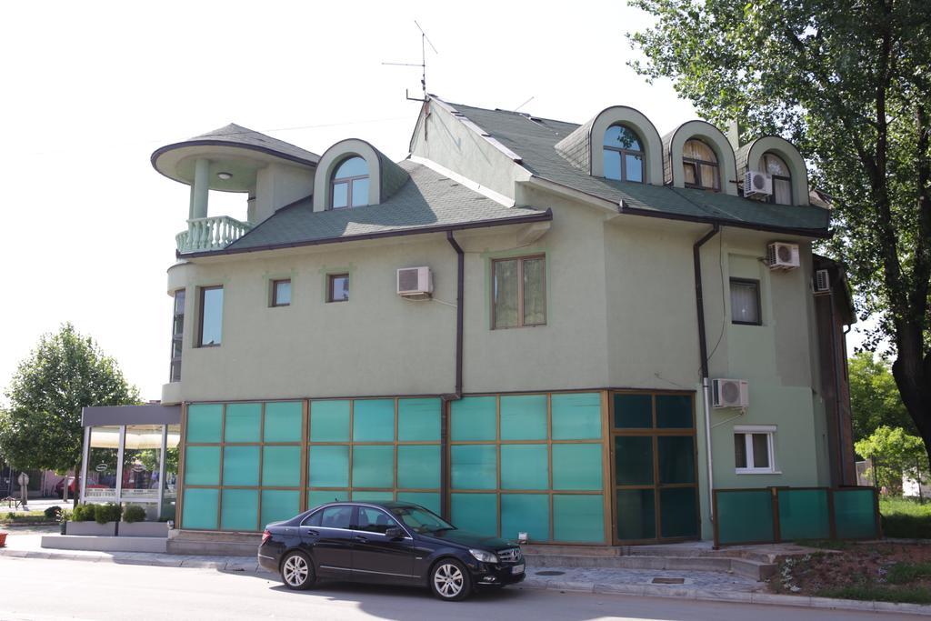 Guesthouse Villa Modex ปาราชิน ภายนอก รูปภาพ