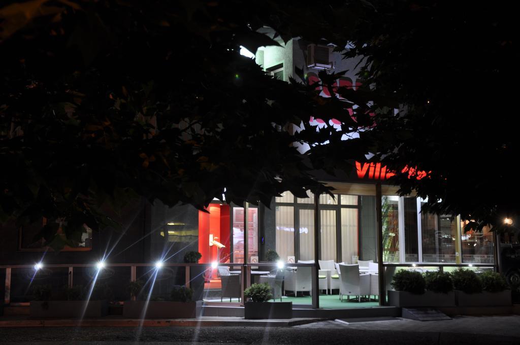 Guesthouse Villa Modex ปาราชิน ภายนอก รูปภาพ