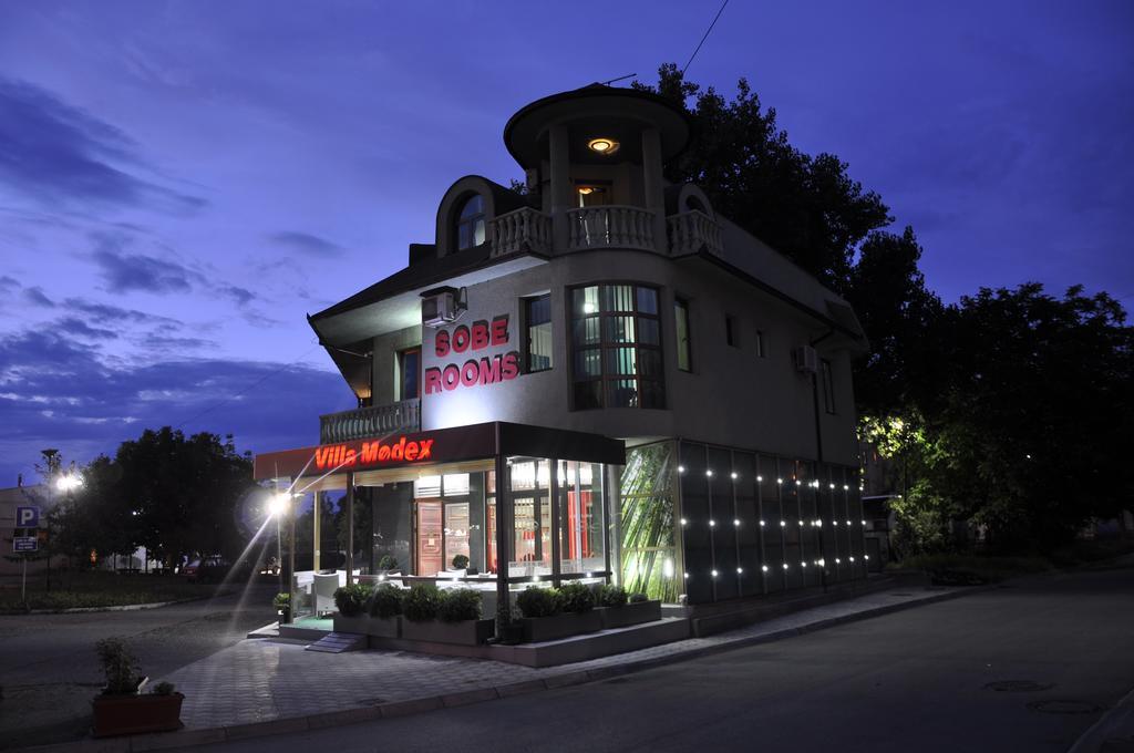 Guesthouse Villa Modex ปาราชิน ภายนอก รูปภาพ