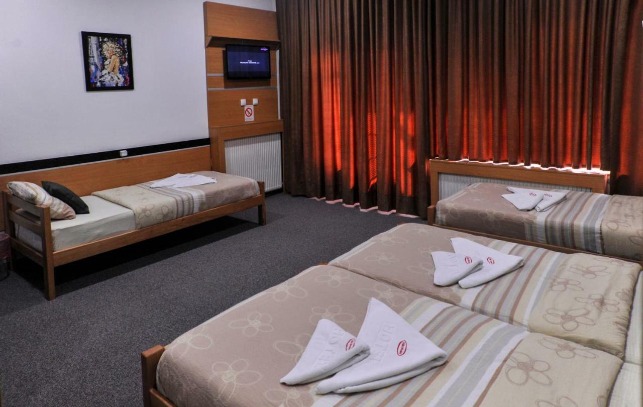 Guesthouse Villa Modex ปาราชิน ภายนอก รูปภาพ
