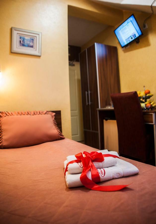 Guesthouse Villa Modex ปาราชิน ภายนอก รูปภาพ