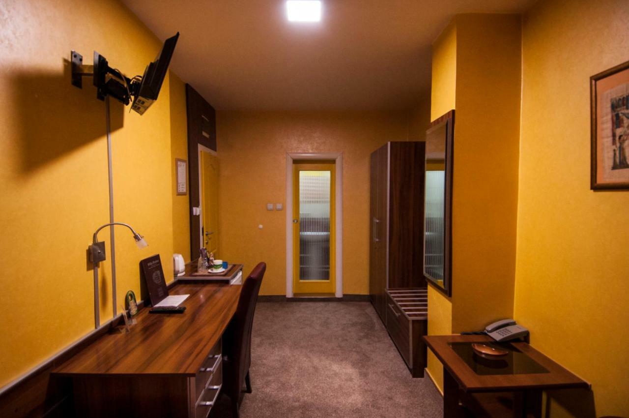 Guesthouse Villa Modex ปาราชิน ภายนอก รูปภาพ